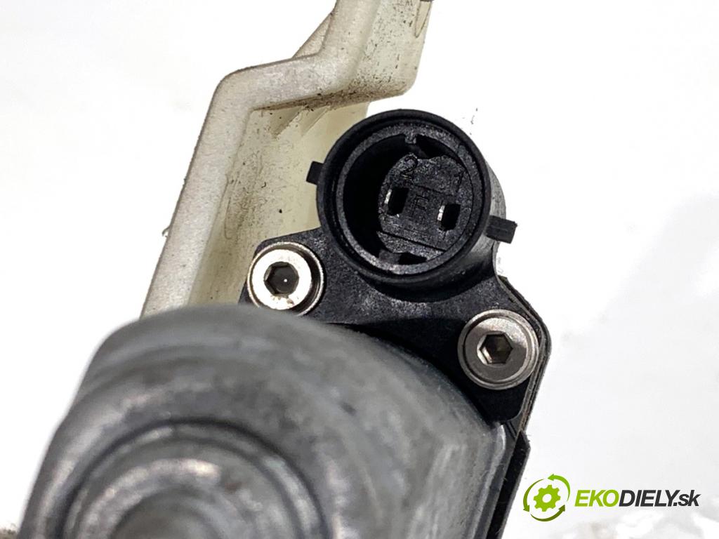 RENAULT MASTER III Autobus 2019 125 kW 2.3 dCi 170 FWD (JV0L) 2298 mechanismus okna levý přední část