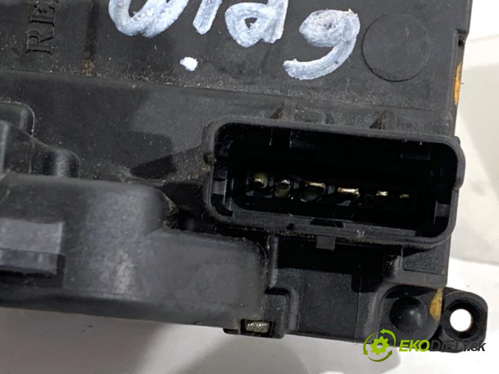 RENAULT MASTER III Autobus 2019 125 kW 2.3 dCi 170 FWD (JV0L) 2298 zámok dveře levý přední část 805030009R