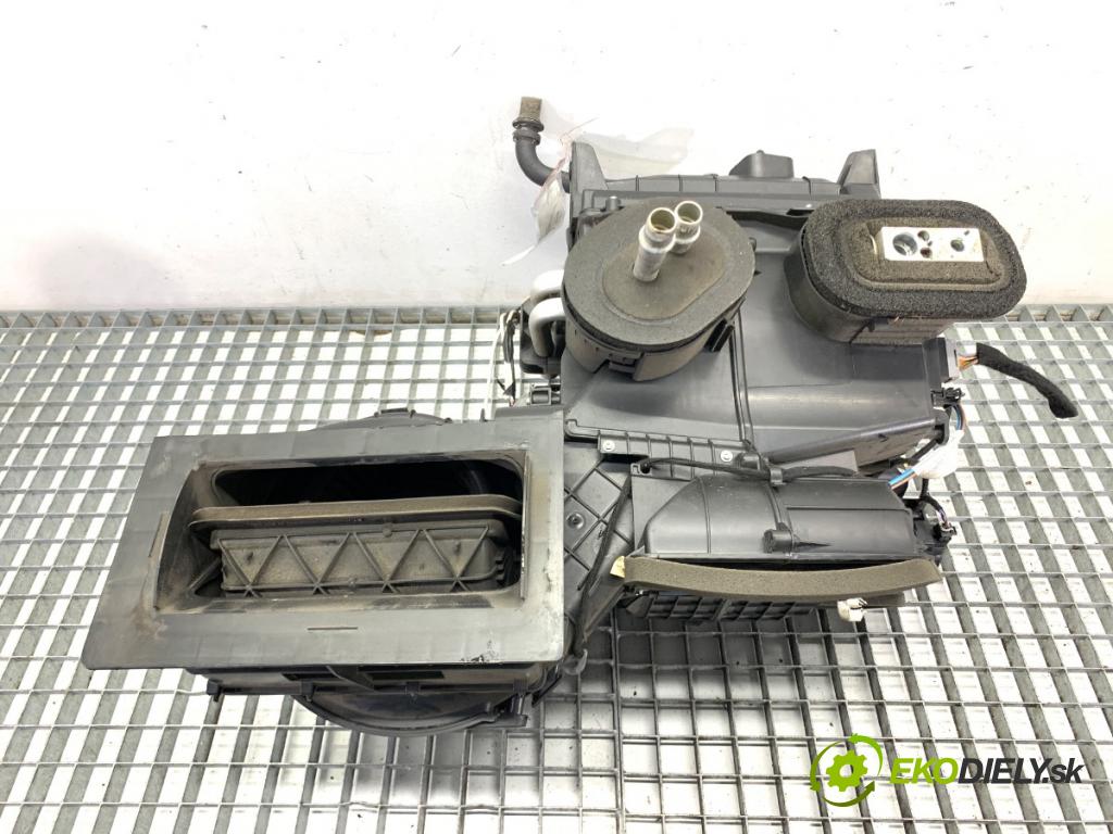 RENAULT MASTER III Autobus 2019 125 kW 2.3 dCi 170 FWD (JV0L) 2298 topné těleso radiátor topení KOMBAJN 272702687R