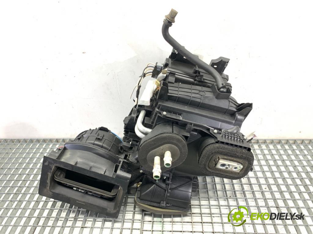 RENAULT MASTER III Autobus 2019 125 kW 2.3 dCi 170 FWD (JV0L) 2298 Výhrevné teleso, radiátor kúrenia KOMBAJN 272702687R