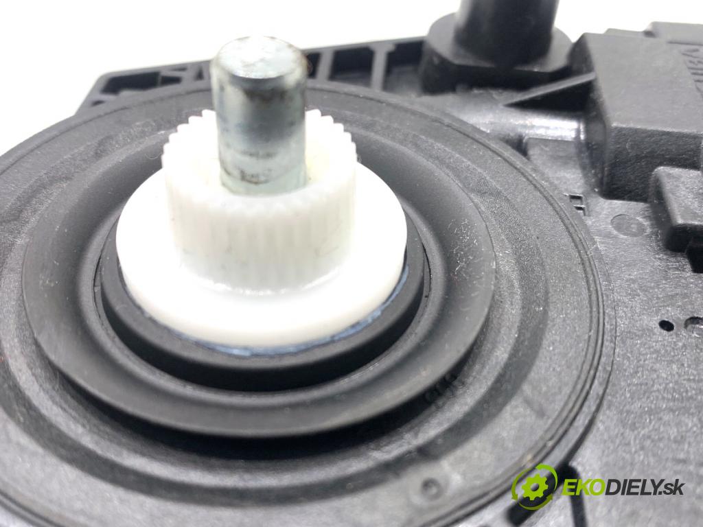 BMW G31 Kombi 2020 140 kW 520 d 1995 Motor sťahovania okna ľavy predný 7457250