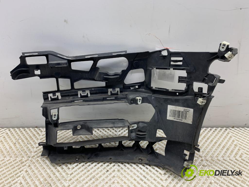 BMW G31 Kombi 2020 140 kW 520 d 1995 Úchyt nárazníka pravy predný 7385346