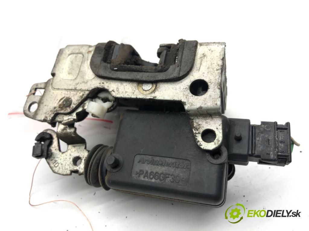 DACIA DUSTER SUV 2011 66 kW 1.5 dCi (HSAJ) 1461 zámok Dvere pravy zad