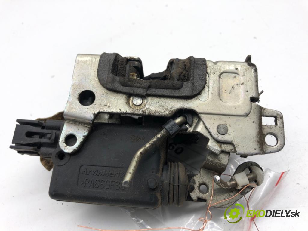 DACIA DUSTER SUV 2011 66 kW 1.5 dCi (HSAJ) 1461 zámok Dvere ľavy zad