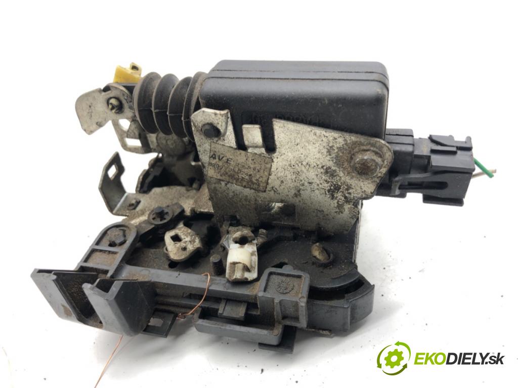 DACIA DUSTER SUV 2011 66 kW 1.5 dCi (HSAJ) 1461 zámok Dvere pravy predný