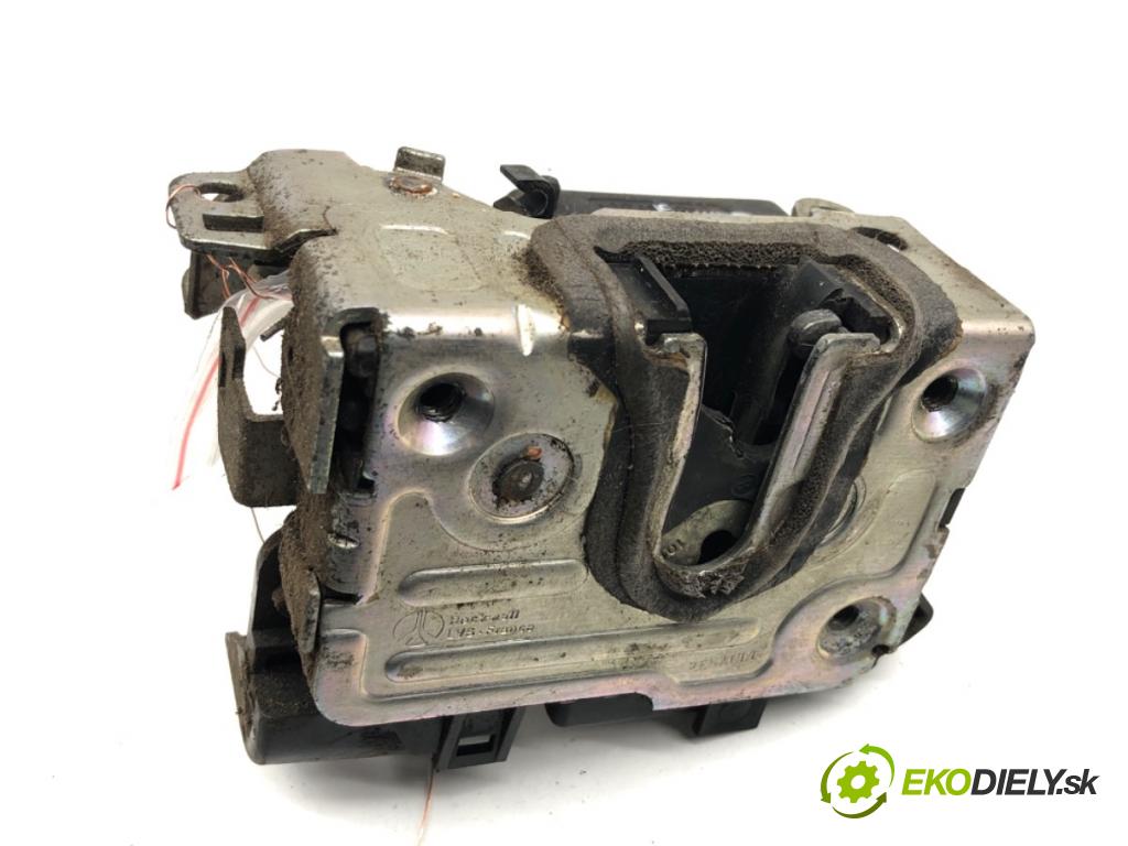 DACIA DUSTER SUV 2011 66 kW 1.5 dCi (HSAJ) 1461 zámok Dvere ľavy predný 