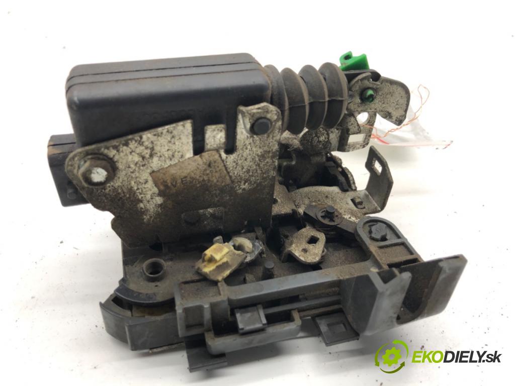 DACIA DUSTER SUV 2011 66 kW 1.5 dCi (HSAJ) 1461 zámok Dvere ľavy predný