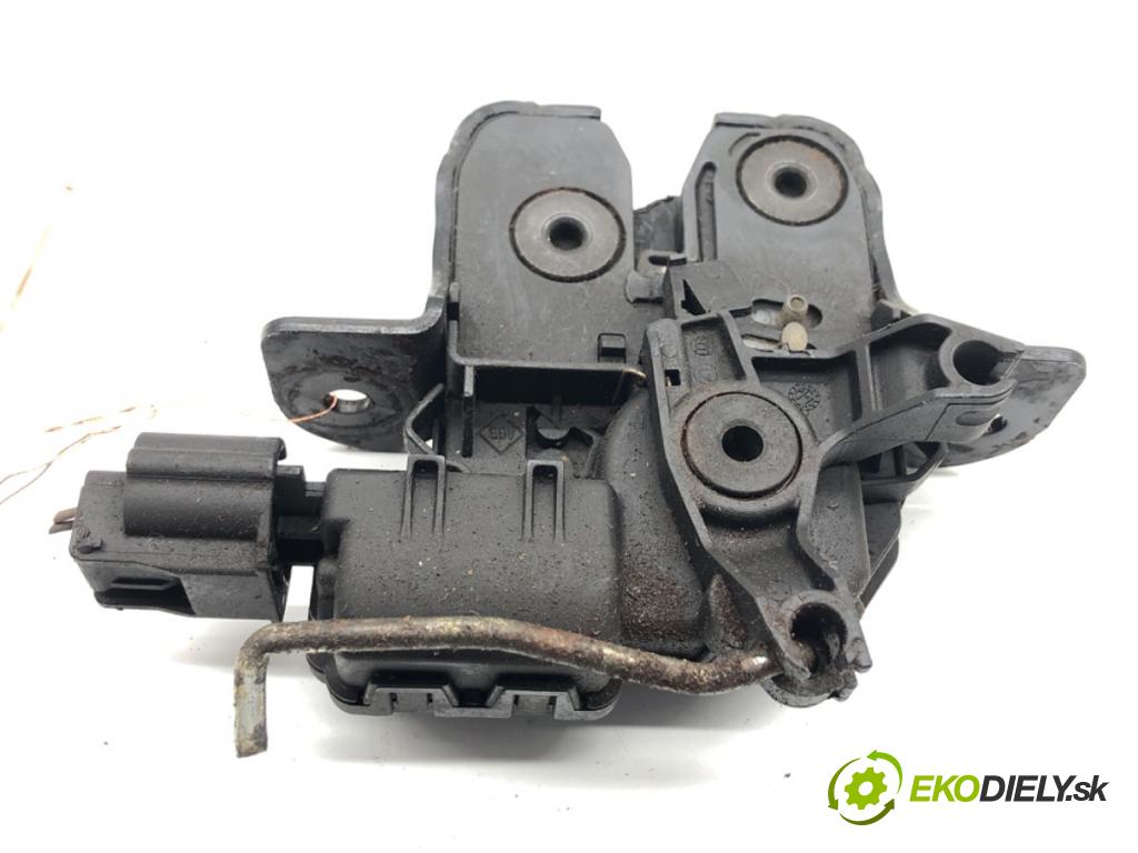 DACIA DUSTER SUV 2011 66 kW 1.5 dCi (HSAJ) 1461 zámok dverí zad