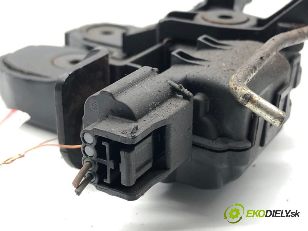 DACIA DUSTER SUV 2011 66 kW 1.5 dCi (HSAJ) 1461 zámok dverí zad