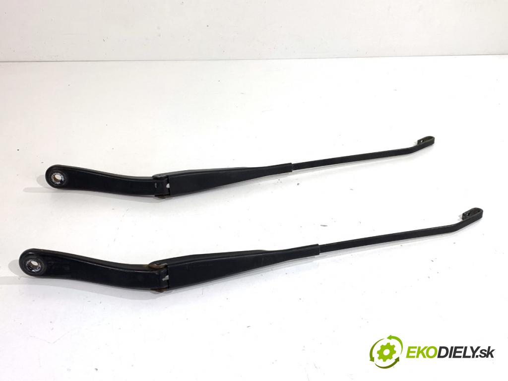 DACIA DUSTER SUV 2011 66 kW 1.5 dCi (HSAJ) 1461 ramena stěrače přední část 