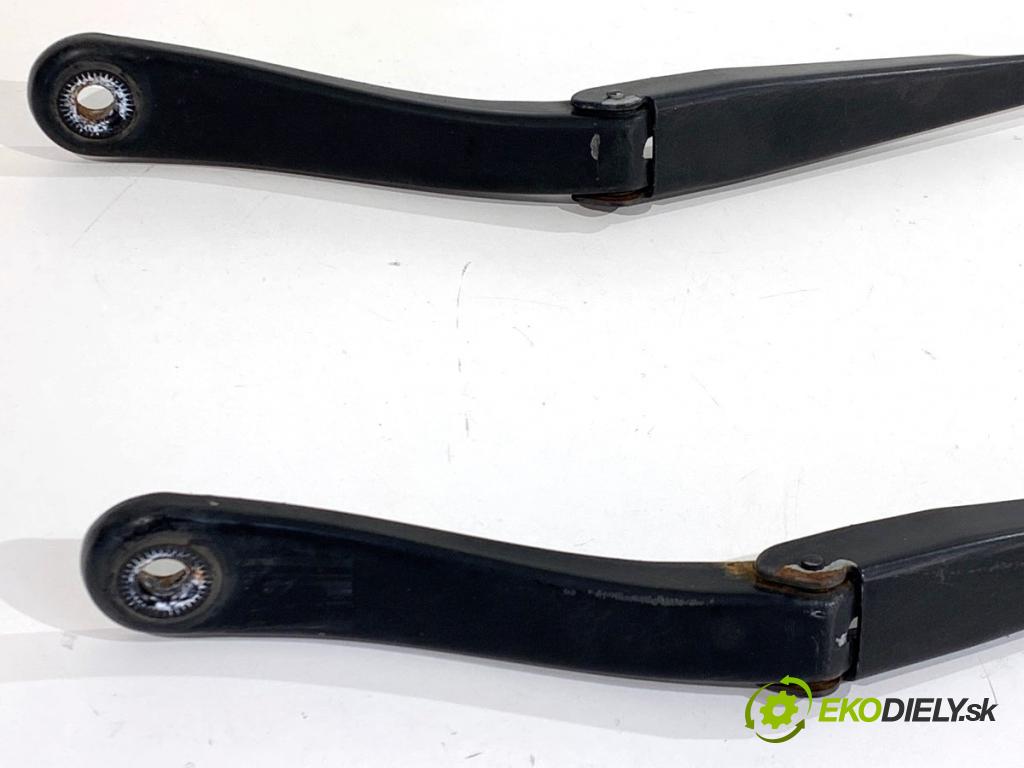 DACIA DUSTER SUV 2011 66 kW 1.5 dCi (HSAJ) 1461 ramena stěrače přední část