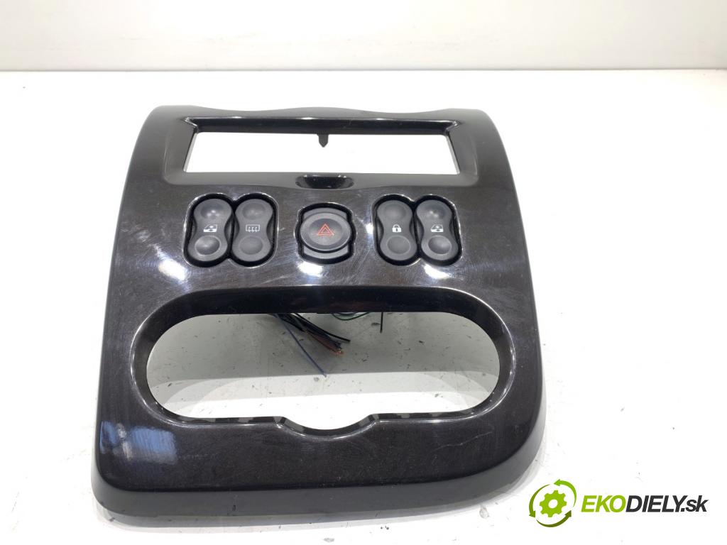 DACIA DUSTER SUV 2011 66 kW 1.5 dCi (HSAJ) 1461 přepínač oken 8200739438 (Páčky pod volantem)