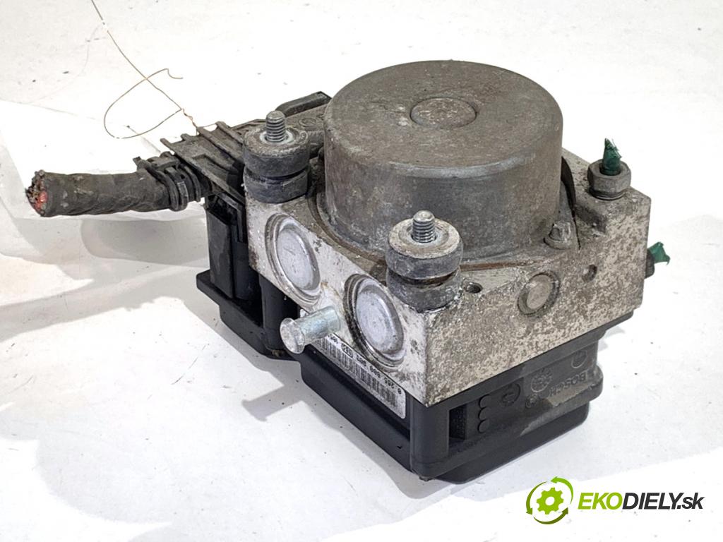 DACIA DUSTER SUV 2011 66 kW 1.5 dCi (HSAJ) 1461 pumpa ABS 8200846463 (Pumpa ABS)