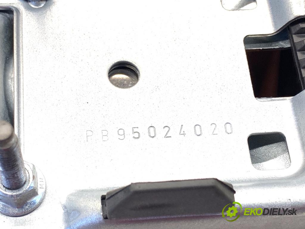 DACIA DUSTER SUV 2011 66 kW 1.5 dCi (HSAJ) 1461 AirBag spolujazdca 985250028R (Airbag)