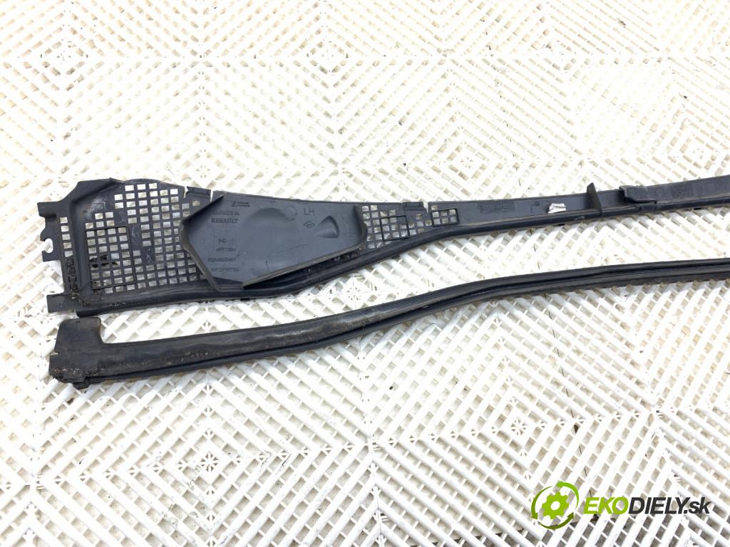 DACIA DUSTER SUV 2011 66 kW 1.5 dCi (HSAJ) 1461 torpédo plast pod čelní okno 8200825457 (Plast pod čelním sklem)