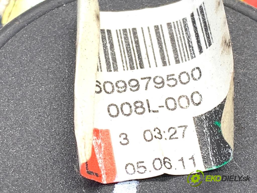 DACIA DUSTER SUV 2011 66 kW 1.5 dCi (HSAJ) 1461 držák bezpečnost levý přední část 609979500