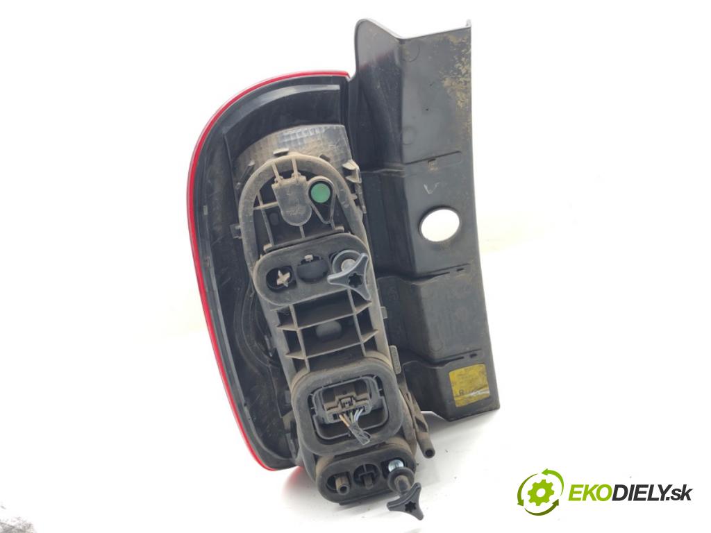 DACIA DUSTER SUV 2011 66 kW 1.5 dCi (HSAJ) 1461 Svetlo pravy zad 265500033R