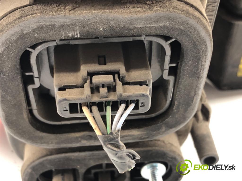 DACIA DUSTER SUV 2011 66 kW 1.5 dCi (HSAJ) 1461 Svetlo pravy zad 265500033R