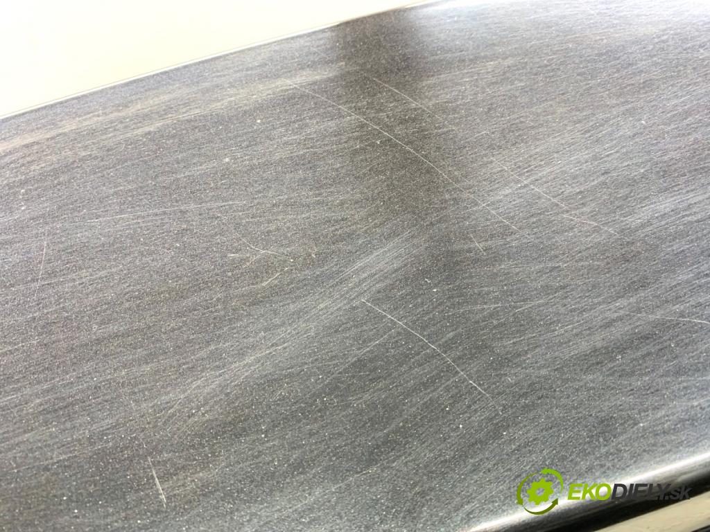 BMW E84 SUV 2013 85 kW sDrive 16 d 1995 kapota zadní část 475