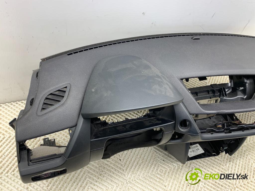 BMW E84 SUV 2013 85 kW sDrive 16 d 1995 Palubná doska VANKÚŠ: spolujazdca