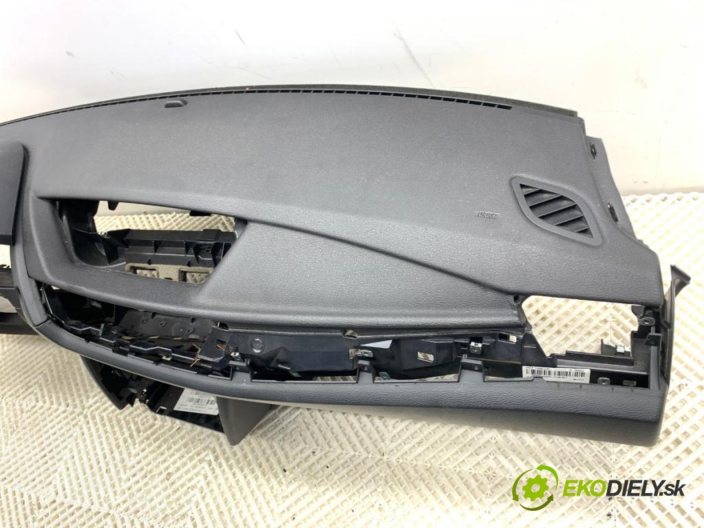 BMW E84 SUV 2013 85 kW sDrive 16 d 1995 Palubná doska VANKÚŠ: spolujazdca