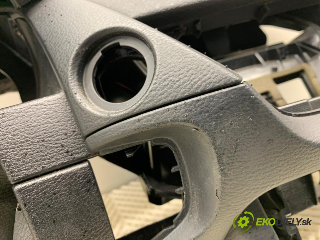 BMW E84 SUV 2013 85 kW sDrive 16 d 1995 Palubná doska VANKÚŠ: spolujazdca