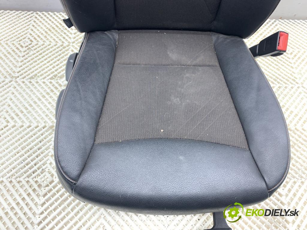 BMW E84 SUV 2013 85 kW sDrive 16 d 1995 sedadlo pravý přední část