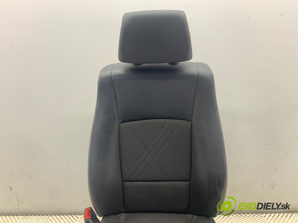 BMW E84 SUV 2013 85 kW sDrive 16 d 1995 sedadlo levý přední část