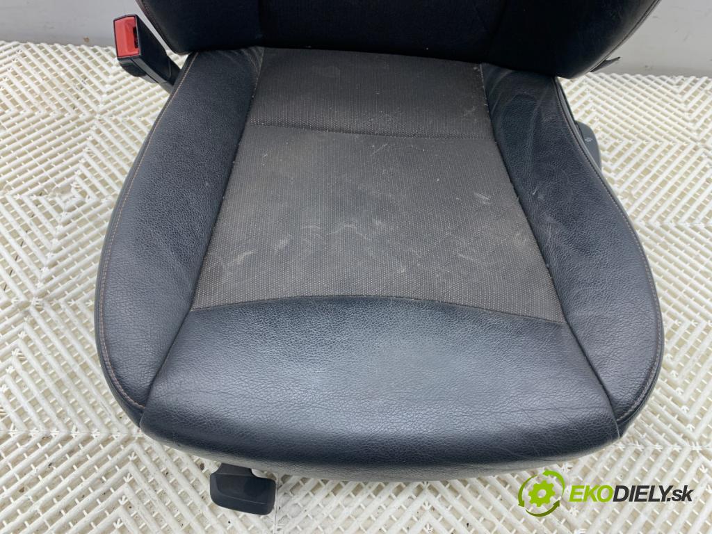 BMW E84 SUV 2013 85 kW sDrive 16 d 1995 sedadlo levý přední část