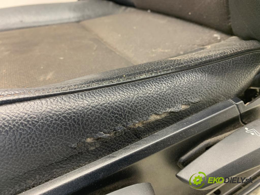 BMW E84 SUV 2013 85 kW sDrive 16 d 1995 sedadlo levý přední část