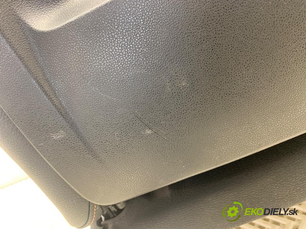 BMW E84 SUV 2013 85 kW sDrive 16 d 1995 sedadlo levý přední část