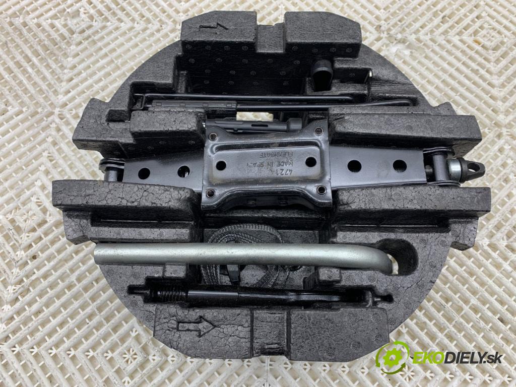 SKODA SCALA liftback 2022 110 kW 1.5 TSI 1495 Súprava náradia 657012115A