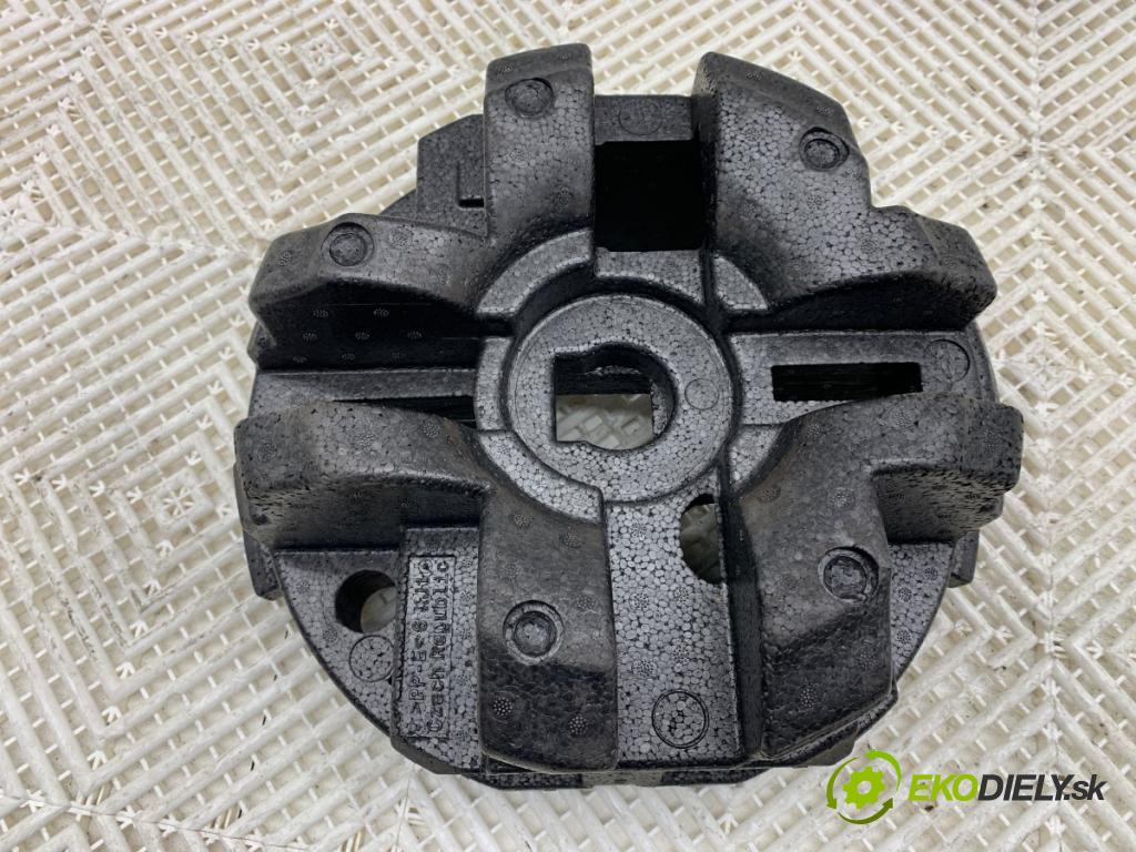 SKODA SCALA liftback 2022 110 kW 1.5 TSI 1495 Súprava náradia 657012115A