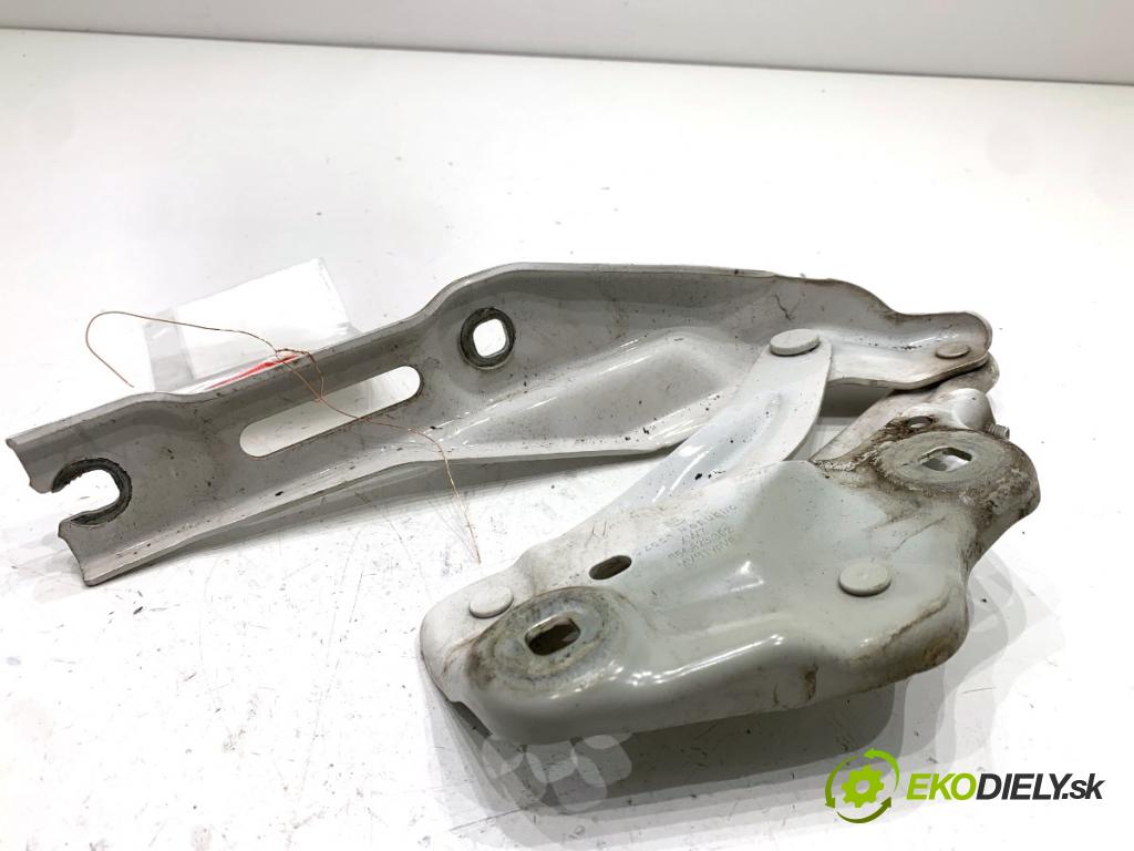 SKODA SCALA liftback 2022 110 kW 1.5 TSI 1495 závěs kapoty pravý přední část 654823302