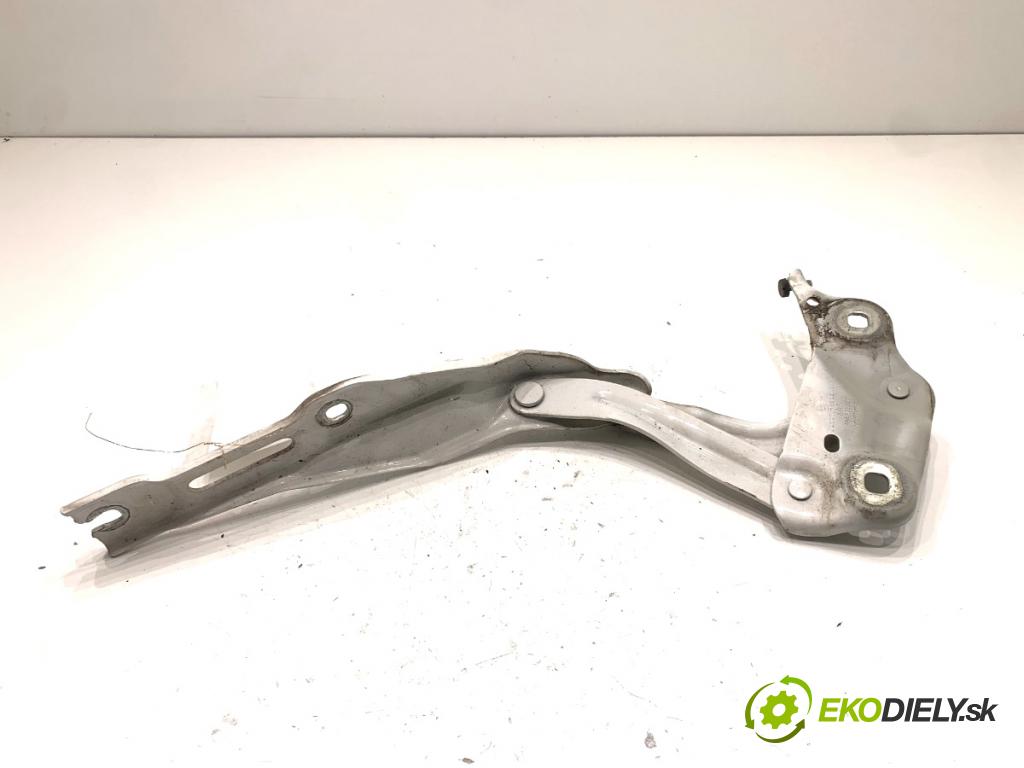 SKODA SCALA liftback 2022 110 kW 1.5 TSI 1495 závěs kapoty pravý přední část 654823302