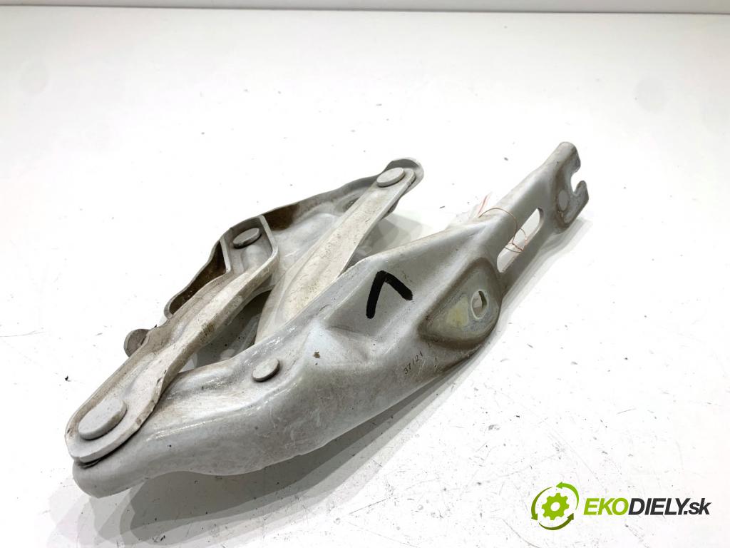 SKODA SCALA liftback 2022 110 kW 1.5 TSI 1495 závěs kapoty levý přední část 654823301