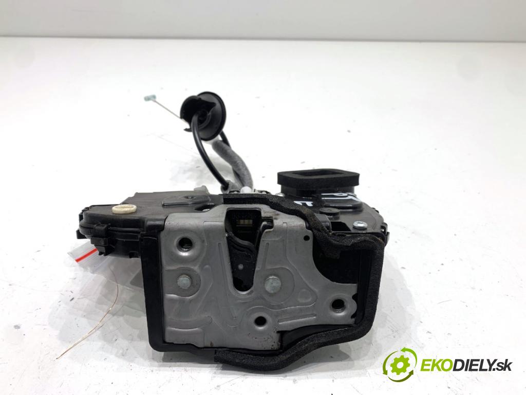 SKODA SCALA liftback 2022 110 kW 1.5 TSI 1495 zámok dveře pravý zadní část 10A839016B