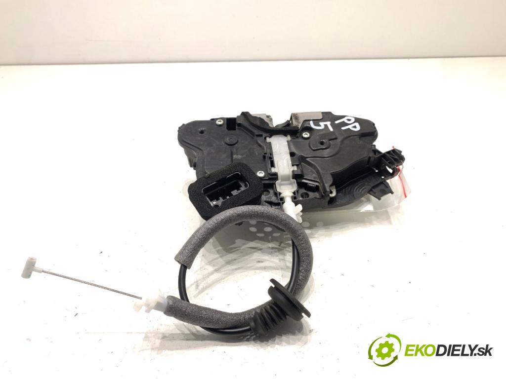 SKODA SCALA liftback 2022 110 kW 1.5 TSI 1495 zámok dveře pravý přední část 10B837016B