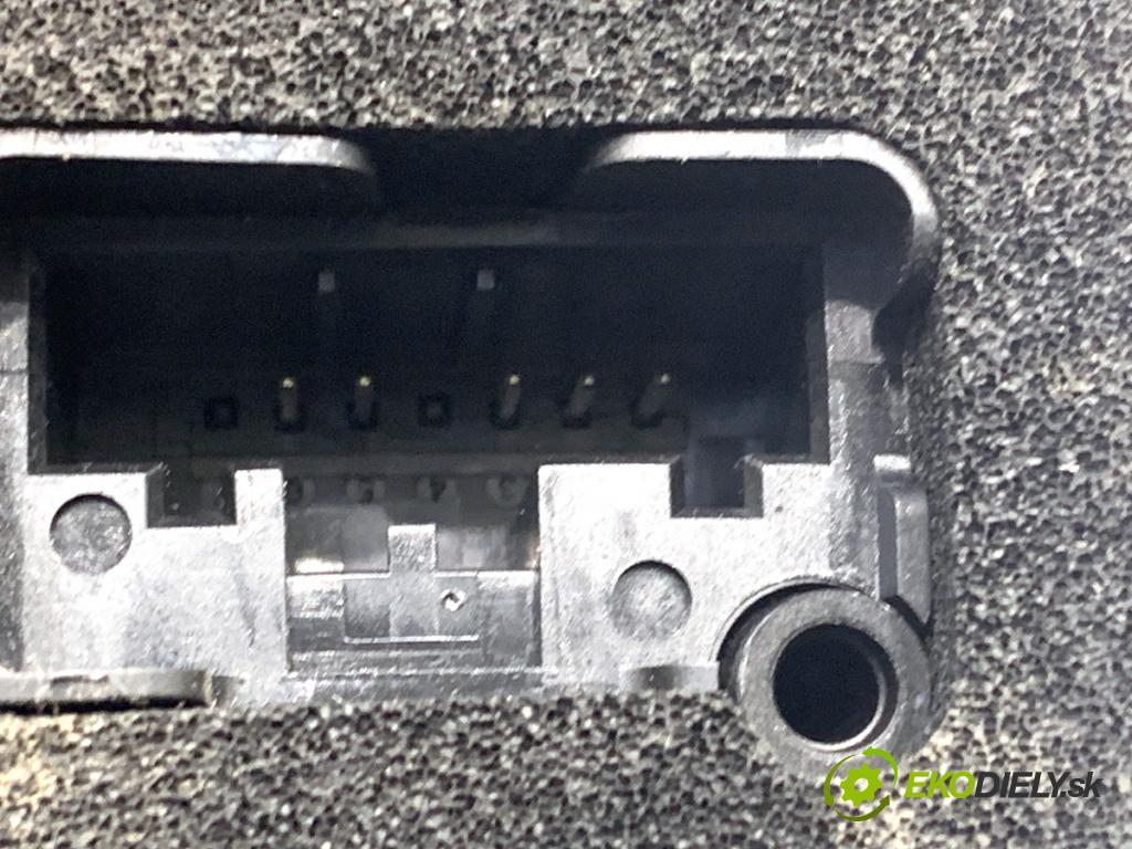 SKODA SCALA liftback 2022 110 kW 1.5 TSI 1495 zámok dveře levý přední část 10B837015B