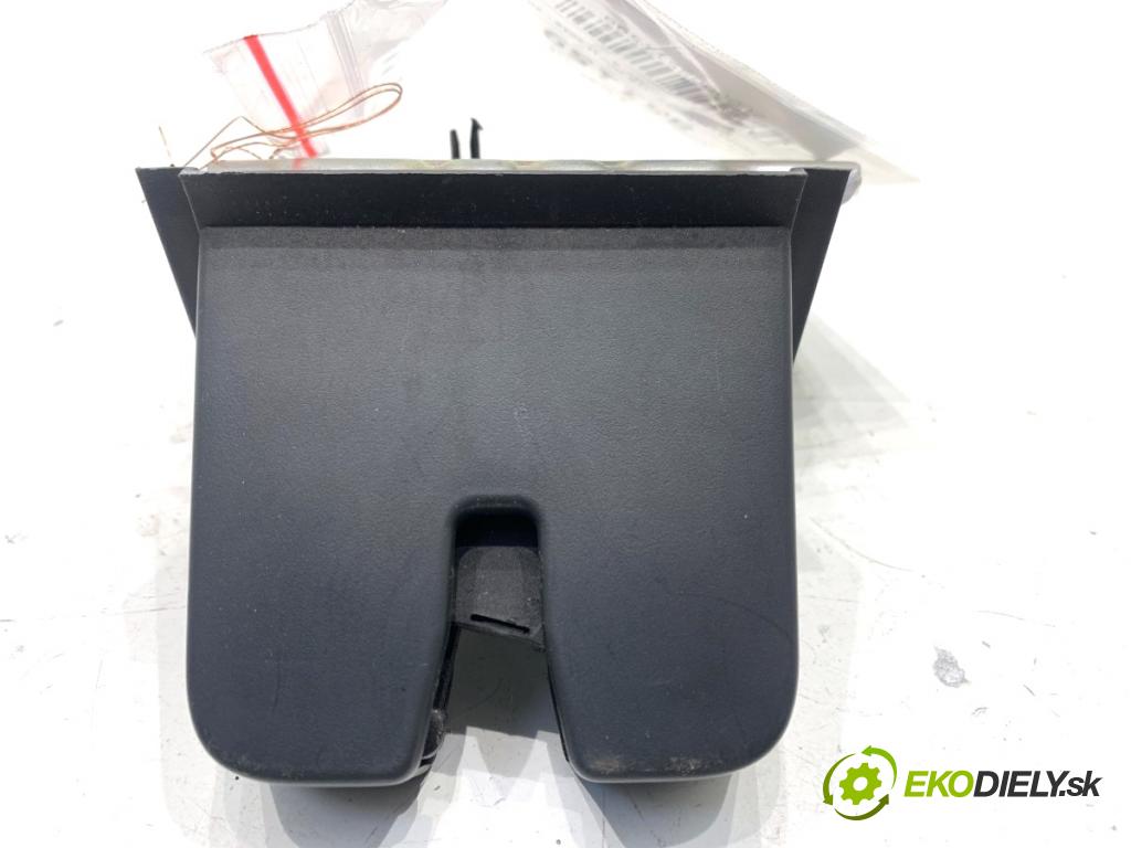 SKODA SCALA liftback 2022 110 kW 1.5 TSI 1495 zámok dveří zadní část 654827505