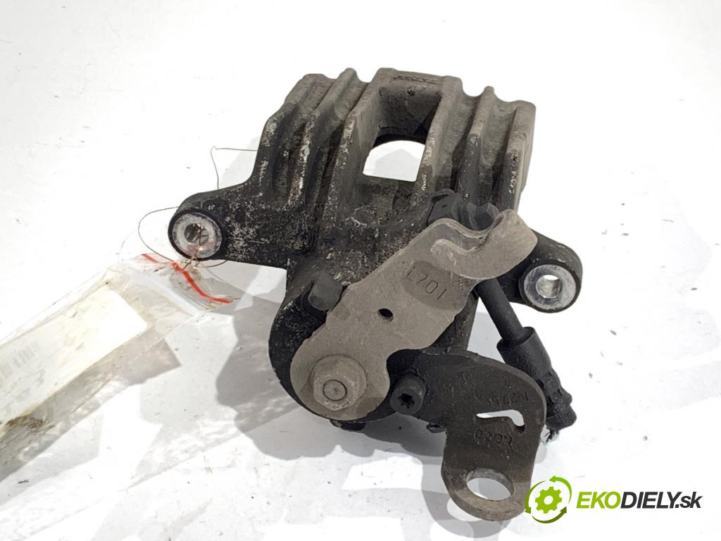 SKODA SCALA liftback 2022 110 kW 1.5 TSI 1495 Brzdič strmeň ľavy zad