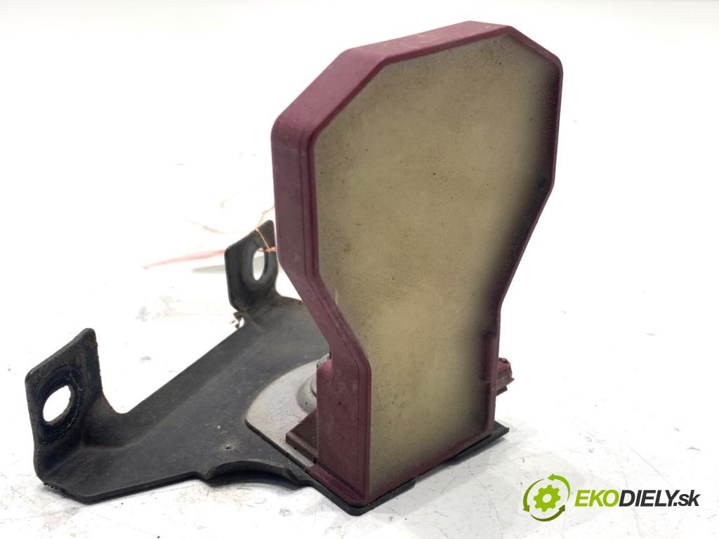 SKODA SCALA liftback 2022 110 kW 1.5 TSI 1495 Zosilňovač Antenní: 5E0035497 (Zosilňovač)