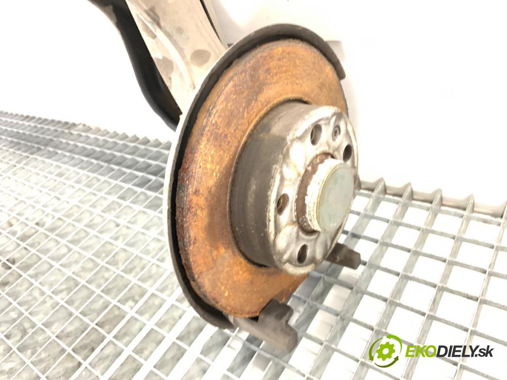 SKODA SCALA liftback 2022 110 kW 1.5 TSI 1495 Výstuha zad