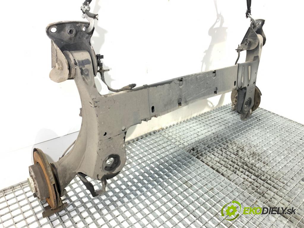 SKODA SCALA liftback 2022 110 kW 1.5 TSI 1495 Výstuha zad