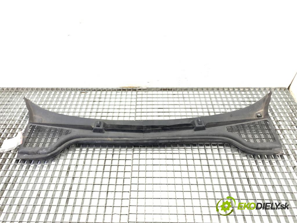 SKODA SCALA liftback 2022 110 kW 1.5 TSI 1495 Torpédo, plast pod čelné okno 657819416 (Torpédo (plast pod čelným sklom))