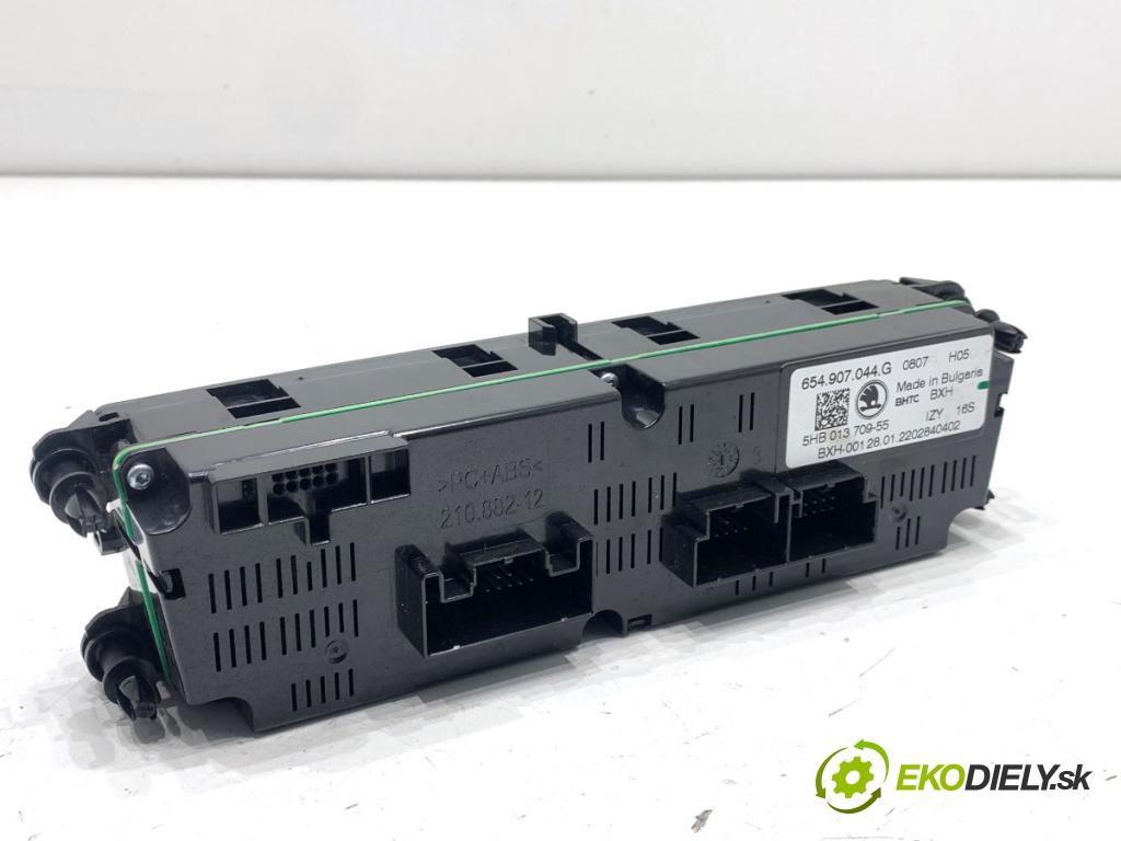 SKODA SCALA liftback 2022 110 kW 1.5 TSI 1495 Panel ovládania kúrenia 654907044G (Prepínacie páčky pod volantom)