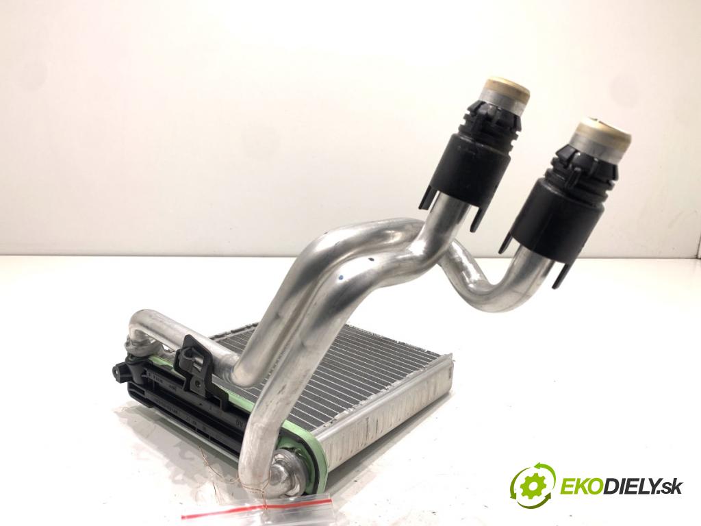 SKODA SCALA liftback 2022 110 kW 1.5 TSI 1495 topné těleso radiátor topení 2Q1819031 (Radiátor topení)