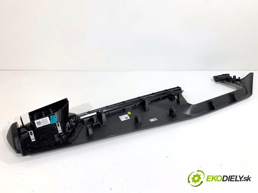 SKODA SCALA liftback 2022 110 kW 1.5 TSI 1495 lišty kryt 655858418CB 654858560 (Lišta)