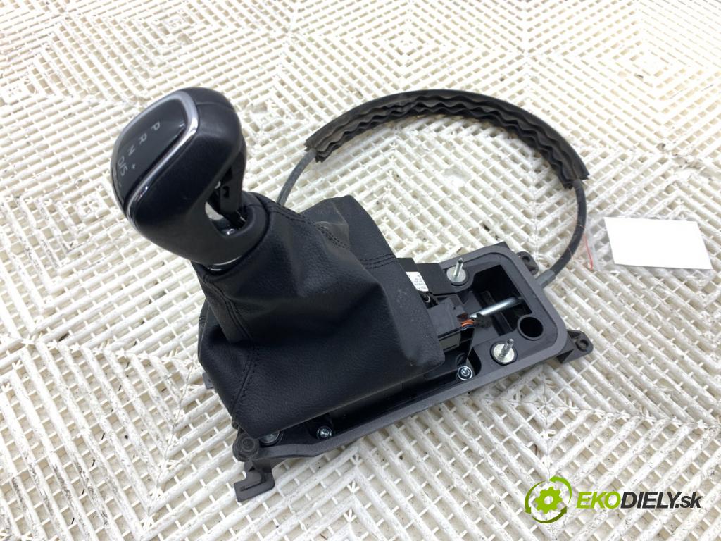 SKODA SCALA liftback 2022 110 kW 1.5 TSI 1495 Kulisa 2Q1713023AF (Rýchlostná páka (kulisa))