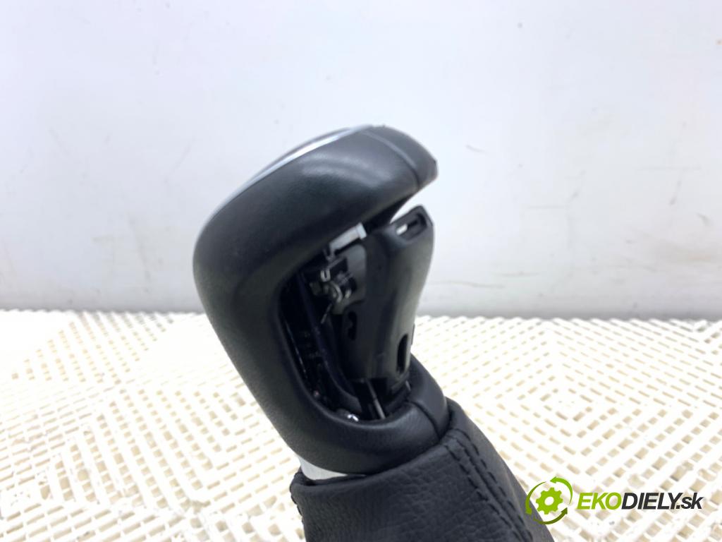 SKODA SCALA liftback 2022 110 kW 1.5 TSI 1495 Kulisa 2Q1713023AF (Rýchlostná páka (kulisa))